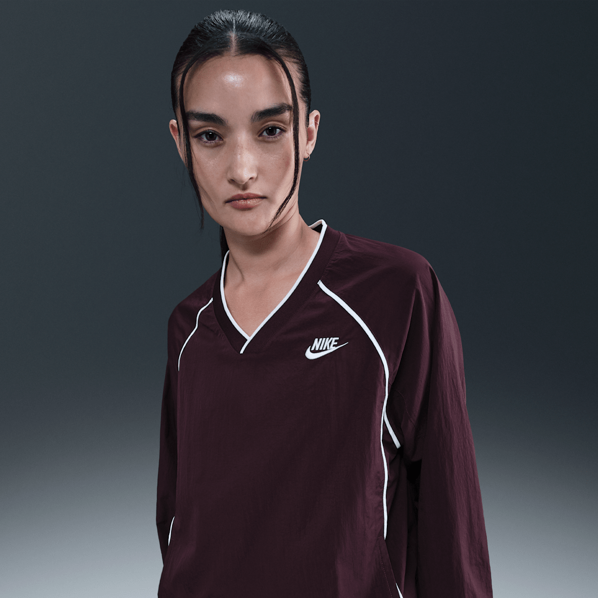 NIKE公式】 レッド トップス & Tシャツ【ナイキ公式通販】